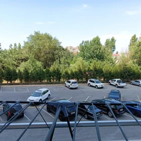 In Baku 160.0 m² apartment is for rent