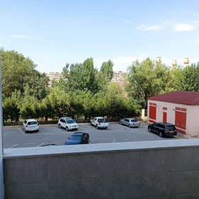 In Baku 160.0 m² apartment is for rent - Image 2