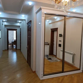 In Baku 160.0 m² apartment is for rent - Image 3