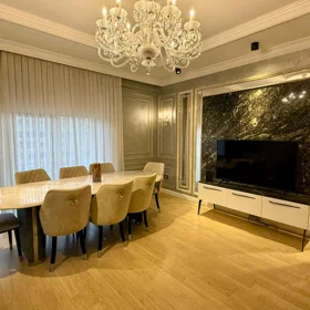 In Baku 200.0 m² apartment is for rent - Image 2
