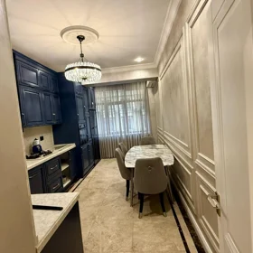 In Baku 200.0 m² apartment is for rent - Image 4