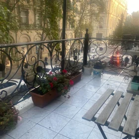 In Baku 70.0 m² apartment is for rent - Image 3