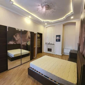 In Baku 200.0 m² apartment is for rent - Изображение 2