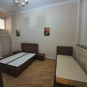 In Baku 200.0 m² apartment is for rent - Изображение 3