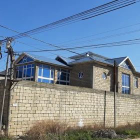 In Baku 436.0 m² house with 10.0 rooms is for sale