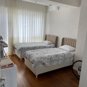 In Baku 110.0 m² apartment is for rent - Image 5