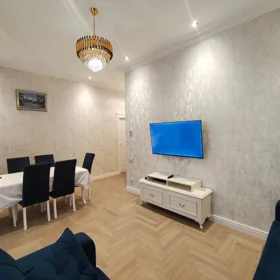 In Baku 95.0 m² apartment is for rent - Image 3