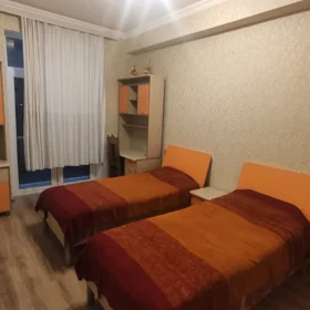 In Baku 80.0 m² apartment is for rent - Image 3