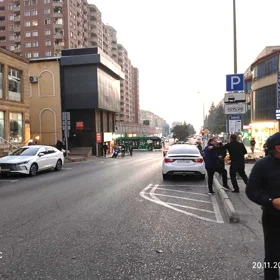 In Baku 82.0 m² commercial is for sale - Image 4