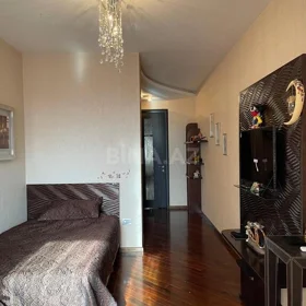 In Baku 260.0 m² apartment is for sale - Image 3