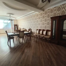 In Baku 150.0 m² apartment is for rent - Image 2