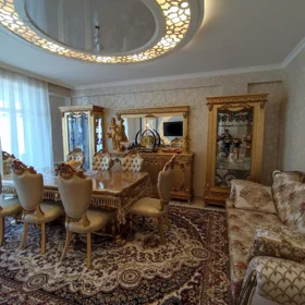 In Baku 156.0 m² apartment is for sale - Image 3