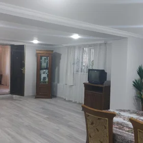 In Baku 80.0 m² house with 2.0 rooms is for rent - Image 3