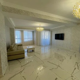 In Baku 168.0 m² apartment is for rent - Image 5
