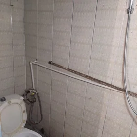 In Baku 70.0 m² house with 1.0 rooms is for sale - Image 3