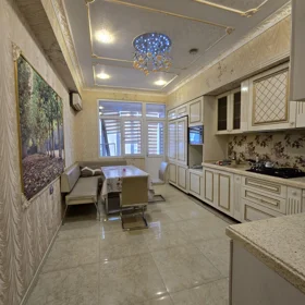 In Baku 185.0 m² apartment is for rent - Image 4