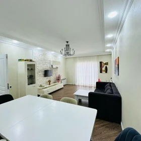 In Baku 140.0 m² house with 4.0 rooms is for sale - Image 3