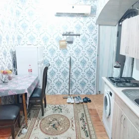 In Baku 90.0 m² house with 3.0 rooms is for rent - Image 4