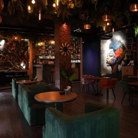 In Baku 650.0 m² commercial is for rent - Image 2