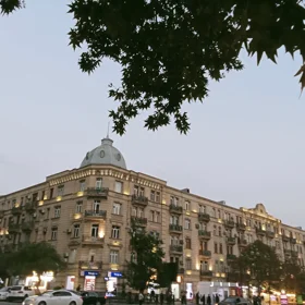 Baku-da nan m2 mənzil satılır