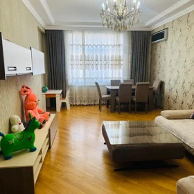 In Baku 110.0 m² apartment is for rent - Image 2