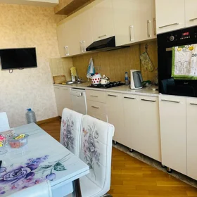 In Baku 110.0 m² apartment is for rent - Image 4