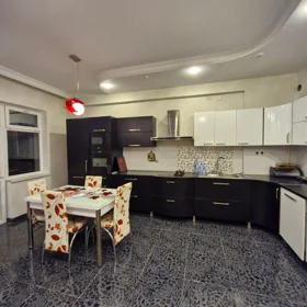 In Baku 100.0 m² apartment is for rent - Image 3