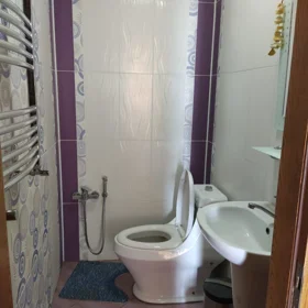 In Baku 150.0 m² apartment is for rent - Image 4