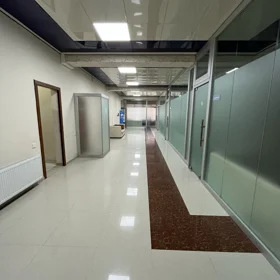 Baku-da 60.0 m2 ofis kirayə verilir - Şəkil 3