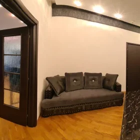 nan-da 180.0 m2 mənzil kirayə verilir - Şəkil 2