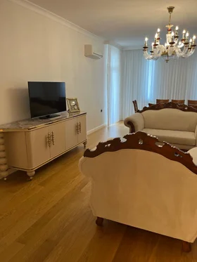 In Baku 150.0 m² apartment is for rent - Image 2