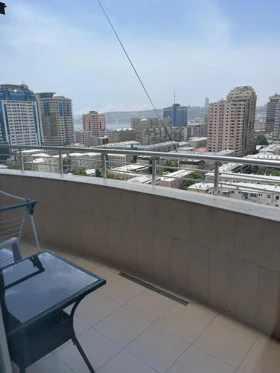 In Baku 150.0 m² apartment is for rent - Image 3
