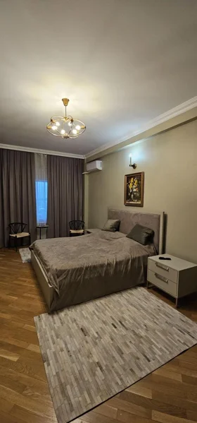 In Baku 150.0 m² apartment is for rent - Image 4