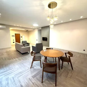 In Baku 160.0 m² apartment is for rent - Image 2