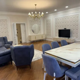 In Baku 212.0 m² apartment is for rent - Image 2