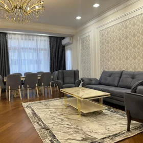 In Baku 212.0 m² apartment is for rent - Image 3