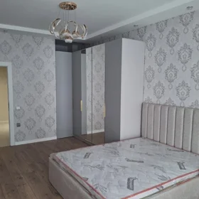 In Baku 125.0 m² apartment is for rent - Image 5