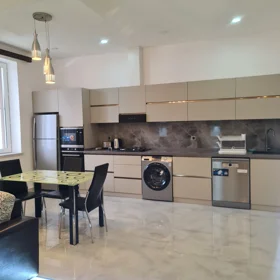 In Baku 125.0 m² apartment is for rent - Image 2