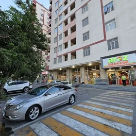 In Baku 90.0 m² apartment is for sale - Image 2