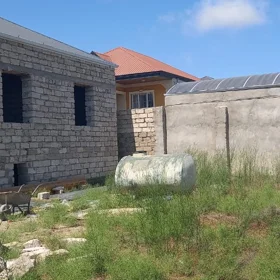 In Baku 120.0 m² house with 4.0 rooms is for sale - Image 2