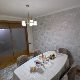 In Baku 70.0 m² apartment is for sale - Image 3