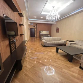 In Baku 220.0 m² apartment is for rent - Image 2