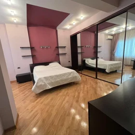 In Baku 220.0 m² apartment is for rent - Image 4