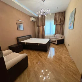In Baku 220.0 m² apartment is for rent - Image 3