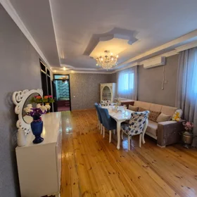 In Baku 100.0 m² house with 3.0 rooms is for sale - Image 2