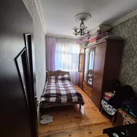 In Baku 100.0 m² house with 3.0 rooms is for sale - Image 3