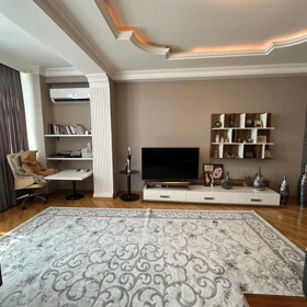 In Baku 125.0 m² apartment is for sale - Image 3