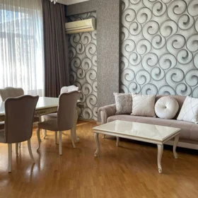 In Baku 100.0 m² apartment is for sale - Image 2