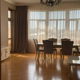In Baku 100.0 m² apartment is for sale - Image 3