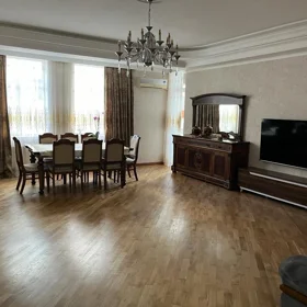 In Baku 154.0 m² apartment is for sale - Image 4